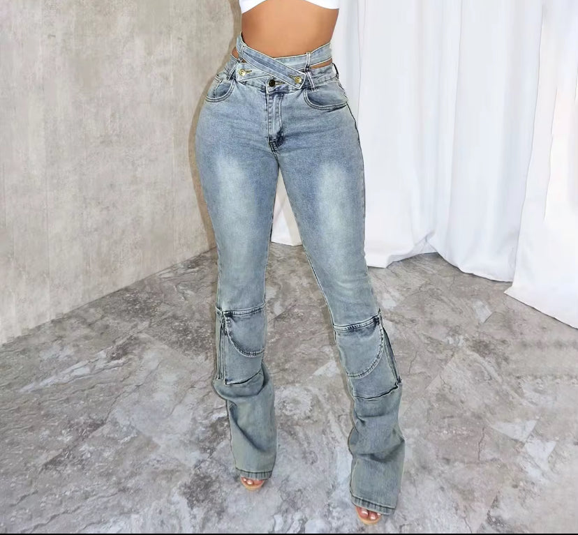 Stay Strapped’ Jeans